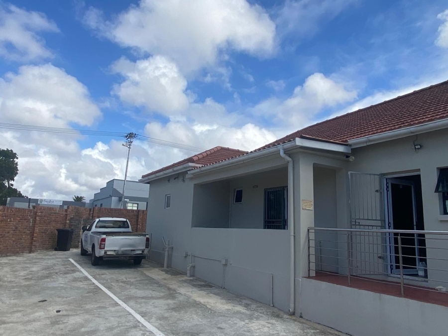 12 Bedroom Property for Sale in Newton Park Eastern Cape